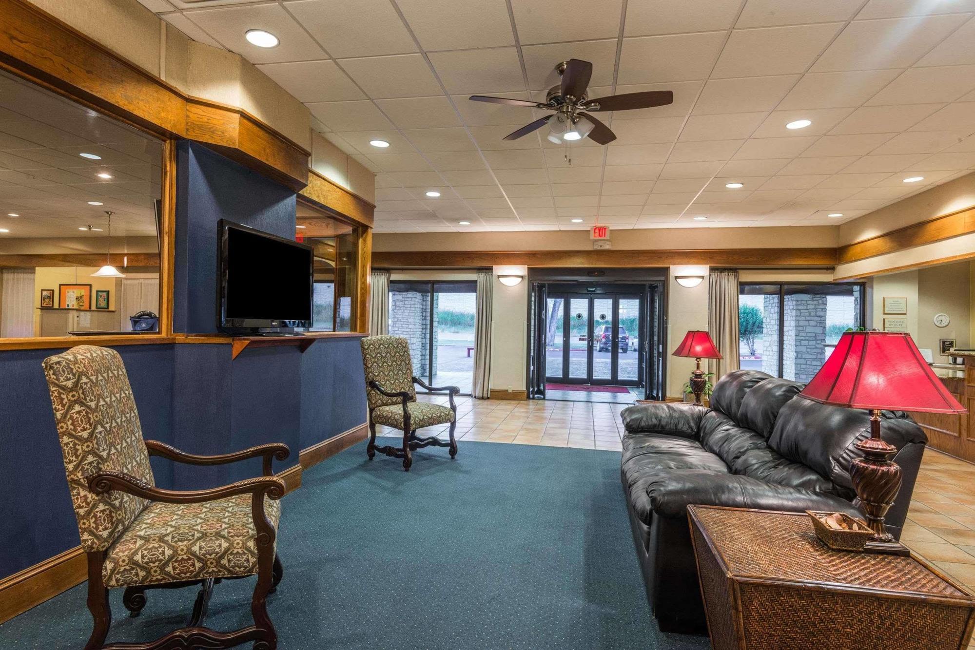 Hotel Ramada New Braunfels Extérieur photo